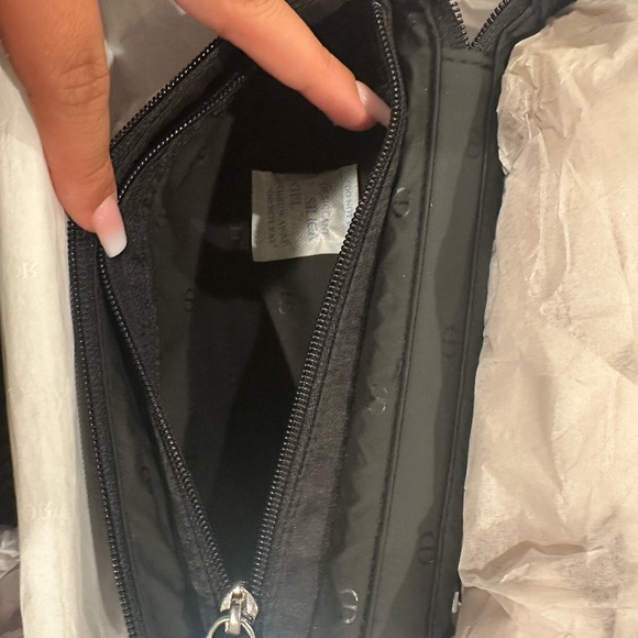 Dior Black Makeup or Grooming bag - Picture 6 of 10